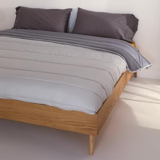 Basic Couette Gris 240x260 cm (lit 135/140/150) 100 % microfibre (extérieur) 100 % polyester (garnissage) Fabriqué en Europe