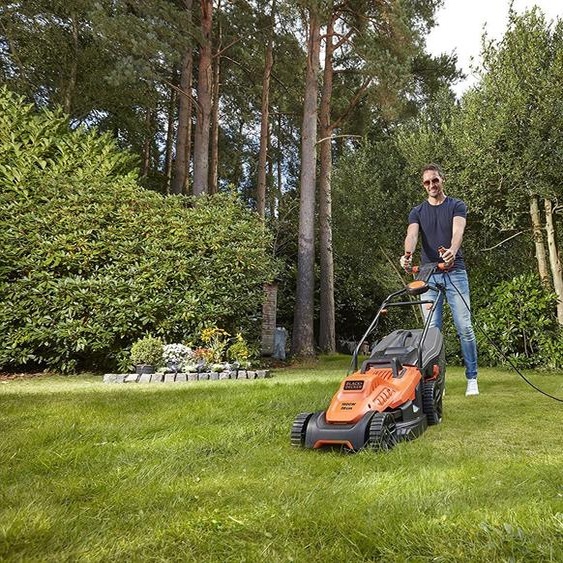 Black & Decker Elektro-Rasenm.,1600W,38cm, EasySteer