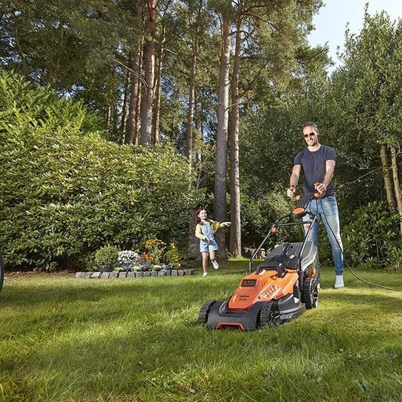 Black & Decker Elektro-Rasenm.,1800W,42cm, EasySteer