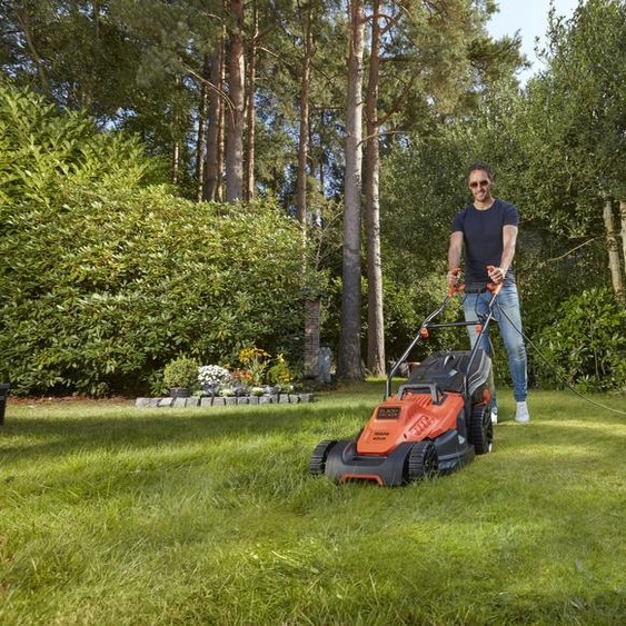 Black & Decker Elektro-Rasenm.,1800W,42cm,Fahrrad-Griff