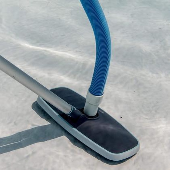 Brosse de nettoyage pour fond de piscine « Clean-Bottom » de la gamme Graphite GRE VHRP40