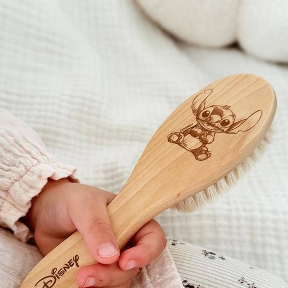 Brosse en bois bébé Disney Stitch marron