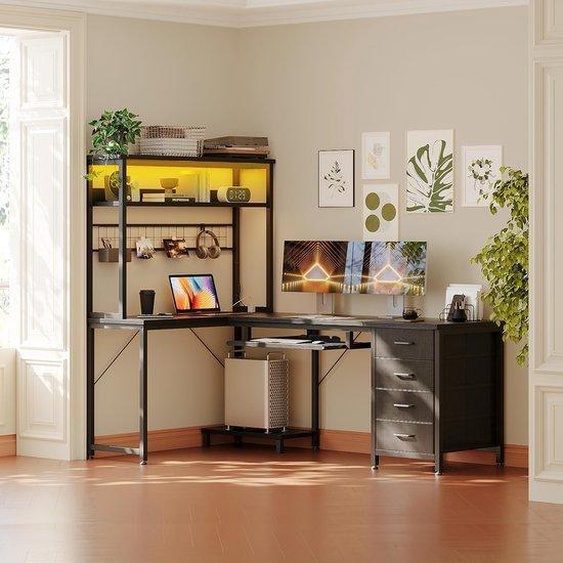Bureau de jeu Benzoa® en forme de L, avec éclairage RGB, offrant un grand espace de rangement et 4 tiroirs en tissu, un tiroir coulissant ergonomique pour le clavier, 2 prises de courant secteur et 2 ports USB, montage possible à gauche ou à droite