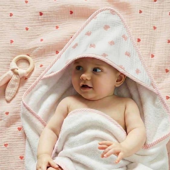 Cape de bain personnalisable et gant de toilette NOEUDS blanc imprimé