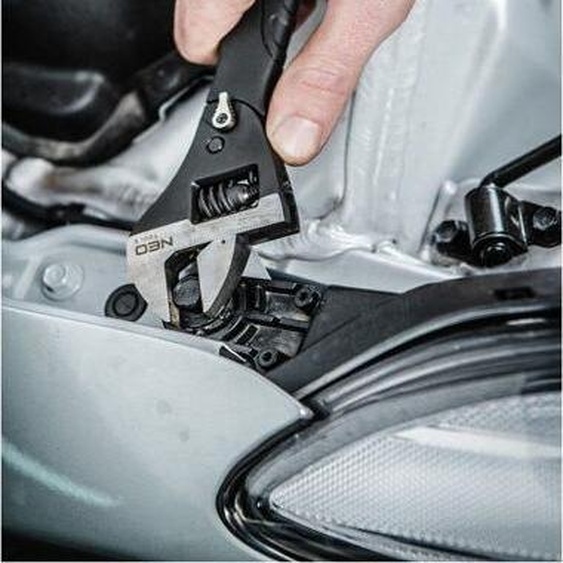 Clé à molette NEO TOOLS avec cliquet 200 mm