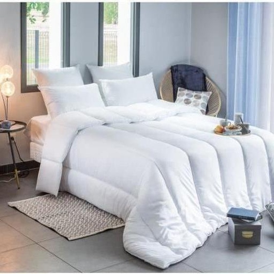Couette 220 x 240 cm, Tempérée, 100% Polyester, 2 Personnes, Garnissage 300g/m², Blanc