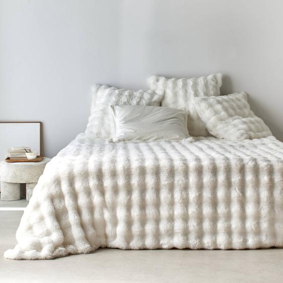 Couvre-lit et taie doreiller, aspect fourrure.  -