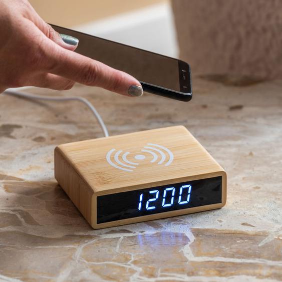 Fat - Réveil en bois avec chargeur téléphone - Couleur - Bois clair