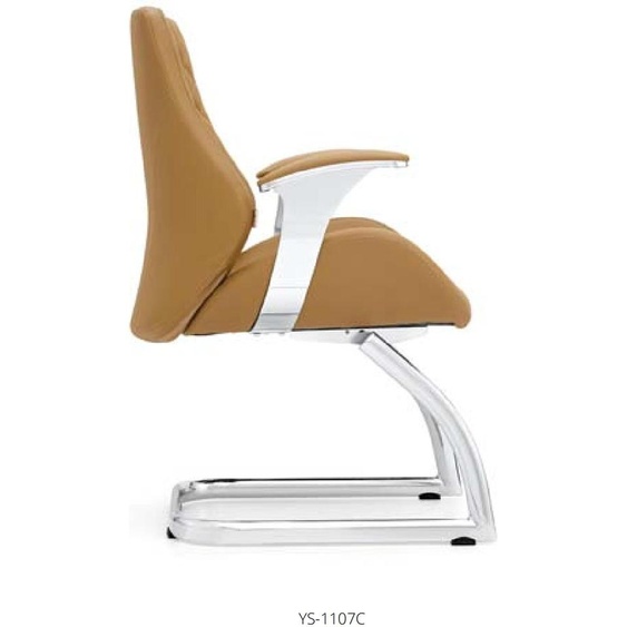 Fauteuil en similicuir noir avec cadre en acier inoxydable moderne et élégant