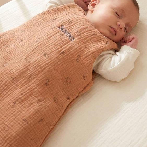 Gigoteuse personnalisable gaze de coton Bio JUNGLE marron imprimé