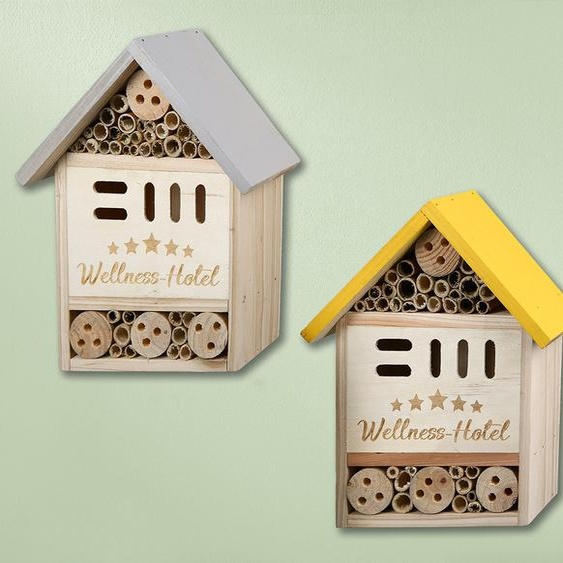 Gilde Insektenhotel, Wellness Hotel, Schriftzug, Holz, naturfarben, L. 8 cm, B. 20 cm, H. 24.5 cm 46188 4063387461884 2 Stück (2-fach sortiert)