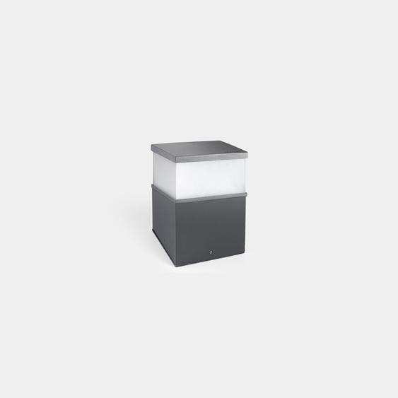 Grande borne cubique, aluminium et polycarbonate, gris ville