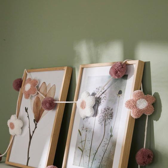 Guirlande fleurs et pompons rose imprimé