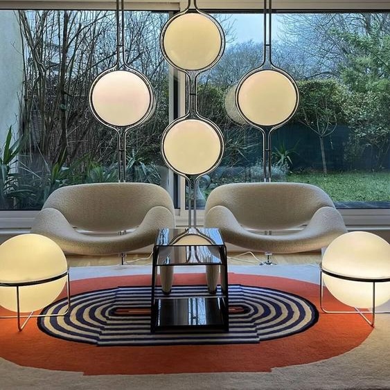 HomeLover Garrault – lampadaire LED en acrylique blanc, luminaire décoratif dintérieur en métal chromé, idéal pour un salon, une chambre dhôtel ou un studio