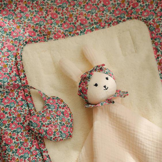 Housse de matelas à langer personnalisable en tissu Liberty ENVIE DE FRAISE rose pâle