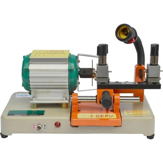 Machine à tailler les clés, construction durable, performance efficace, orange