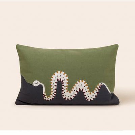 MADURA - Housse de coussin Teoti  en Coton rebrodé dun serpent en chaînette Beige