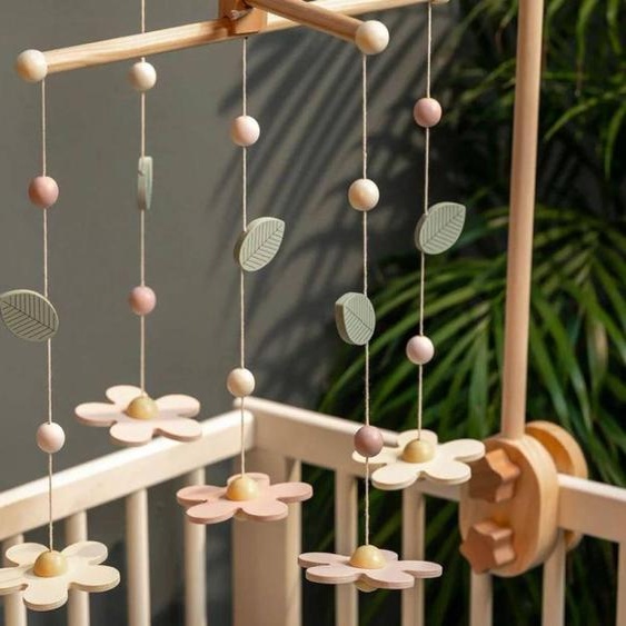 Mobile En Bois Avec Fleurs Rose, Vert, Violet