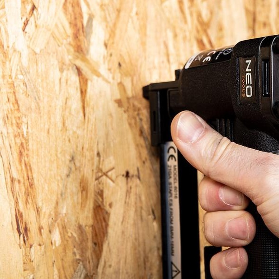 NEO TOOLS Agrafes galvanisées pour agrafeuse pneumatique (pour NEO modèle 14-570), GA18, type 90 (4K), longueur 10-40 mm, 4000 pièces, en fil dacier, galvanisées