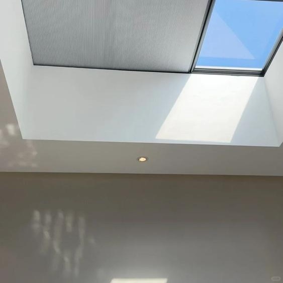 NONE Fabricant moderne taille personnalisée fenêtre cellulaire occultant intelligent motorisé sans fil lucarne stores en nid dabeille