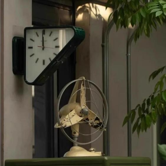 NONE Horloges minimalistes pour salon, murales double face, Triangle, mécanisme dhorloge moderne, Design silencieux, pour la décoration