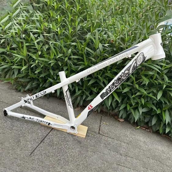 NONE Wissco 4X montagne alliage daluminium cadre blanc Type à dégagement rapide cadre de saut de saleté frein à disque 26*14 pouces Compatible 27.5*14 pouces