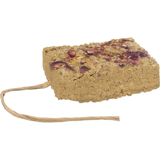 Pavé en argile avec des fleurs