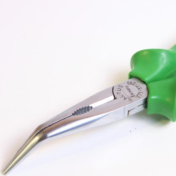 Pince téléphonique SALTUS 200 mm 45 degrés plat..