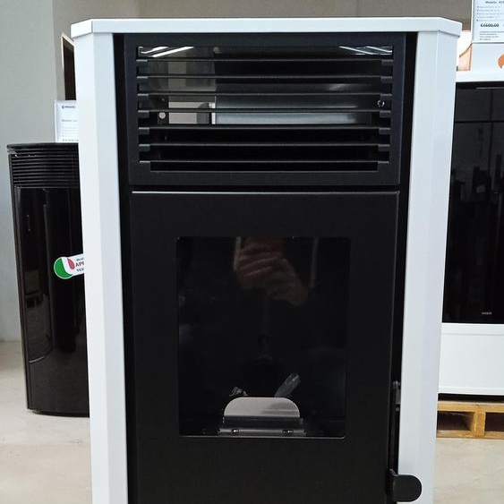 Poêle à granulés Punto fuoco de Eva Calor modèle Zephiro 9 - Blanc