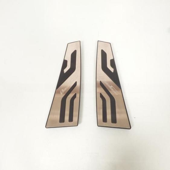 Protection de marche pied origine pour scooter Kymco 125 Downtown 2021 Occasion