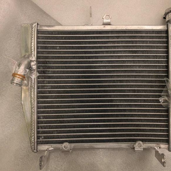 Radiateur en aluminium avec ventilateur - Aluminium daviation - Pour motos sportives