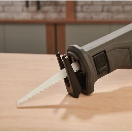 Scie Sabre RYOBI Brushless 18V, 0-3200 cp/min, Course de lame 32 mm, Capacité bois 210 mm