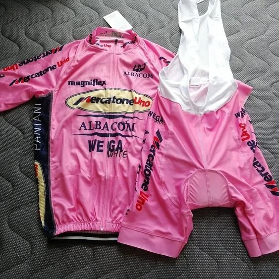 SGCIKER Haute qualité manches découpées au Laser Marco Pantani rose Maillot de cyclisme ensemble vtt Ropa Ciclismo vélo Maillot bavoir ensemble court Gel
