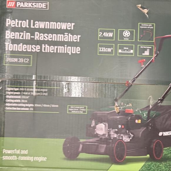 Tondeuse à gazon à essence PARKSIDE® PBRM 39, bac de ramassage de 35 l