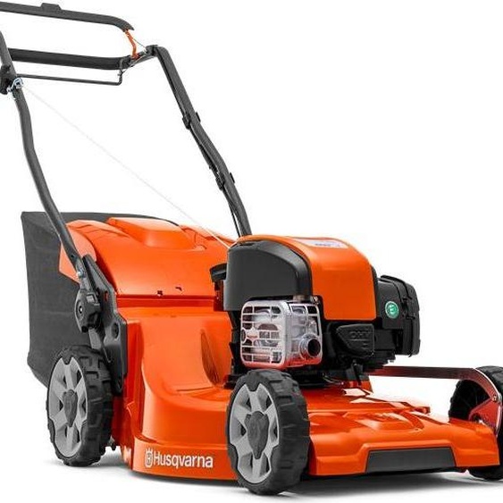 Tondeuse à gazon à moteur à essence, autotractée et avec bac de ramassage HUSQVARNA LC253S 53 cm, carter en composite