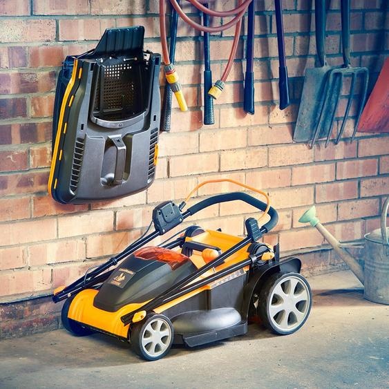 Tondeuse à gazon sans fil Lawnmaster 48 V Max, 2 batteries 24 V 4,0 Ah, largeur de coupe 41 cm, capacité de mulching de 450 m², bac de ramassage de 42 L, hauteur de coupe réglable sur 6 niveaux de 22 à 72 mm CLMF4841E