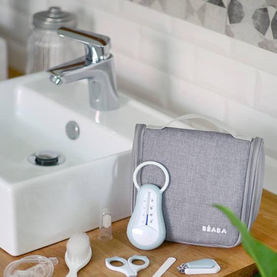 Trousse De Toilette Nomade 9 Accessoires Beaba Green Blue