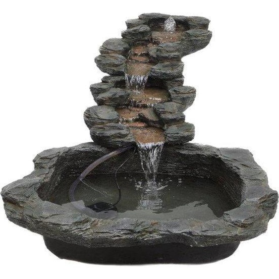 Une variante élégante et fonctionnelle de jeu deau avec cascade - Aménagement de bassin pré-décoré